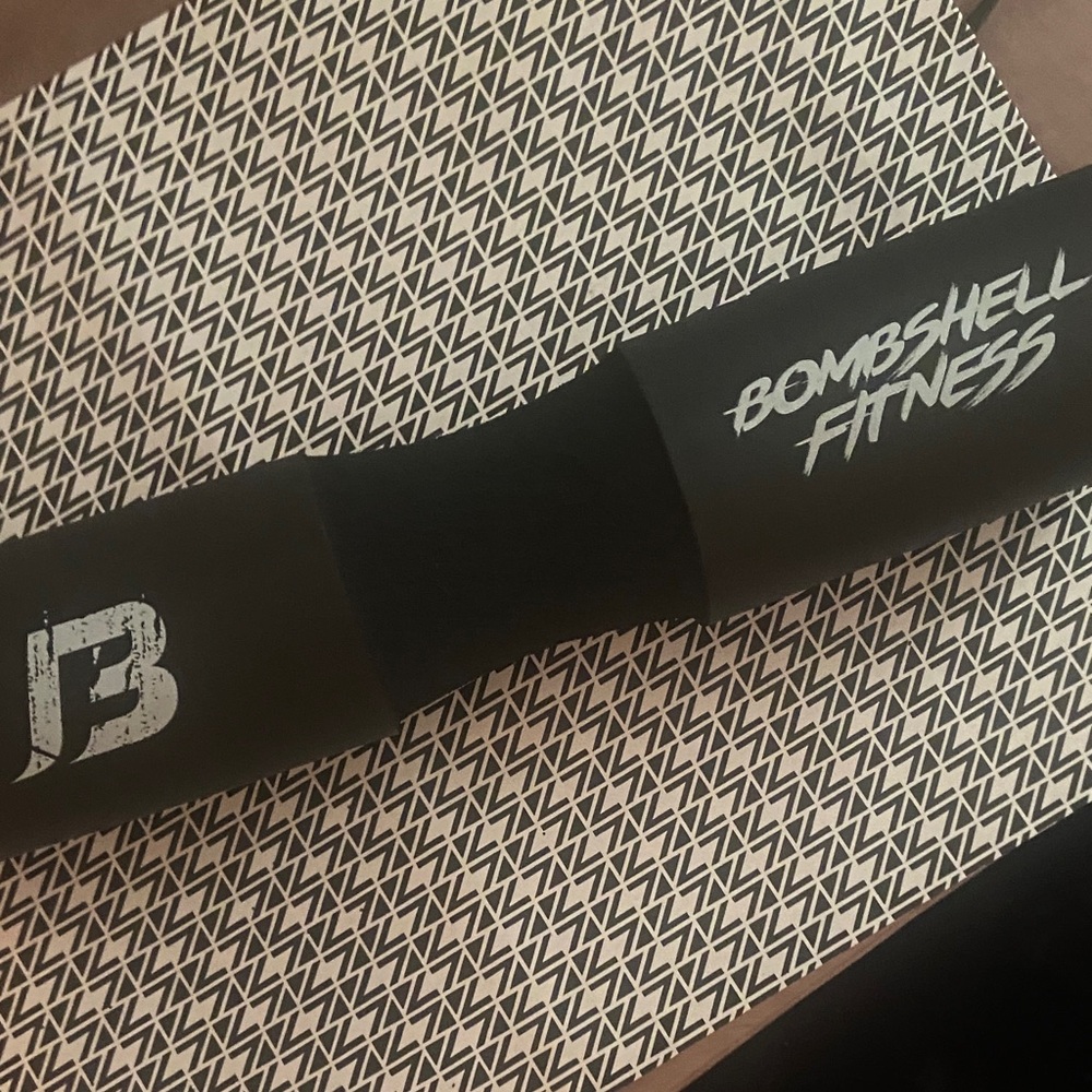 Bombshell Fitness Like new squat bar pad